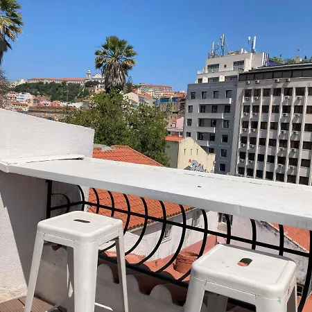 Fabulous T2 With Balcony In Rossio Διαμέρισμα *
