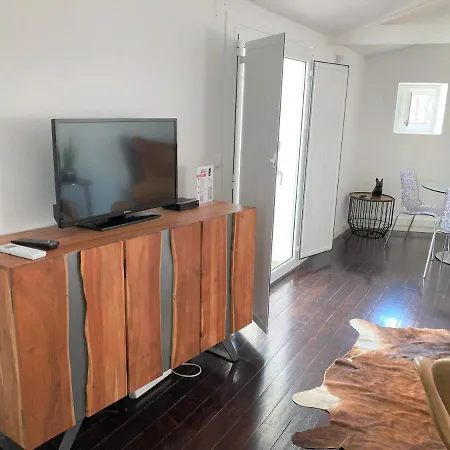 Appartamento Fabulous T2 With Balcony In Rossio Lisbona