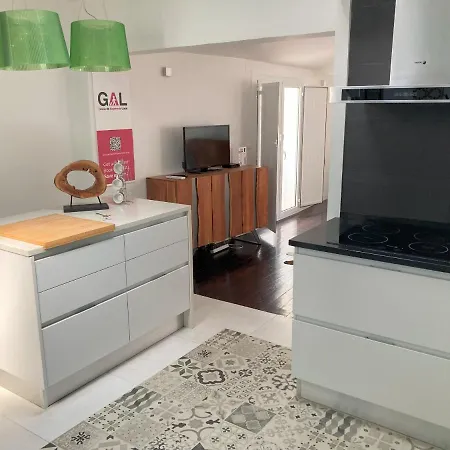 Appartamento Fabulous T2 With Balcony In Rossio Lisbona