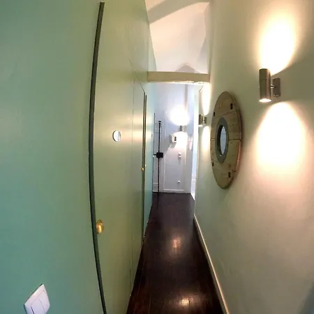 Fabulous T2 With Balcony In Rossio