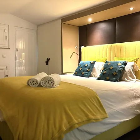 Fabulous T2 With Balcony In Rossio ליסבון