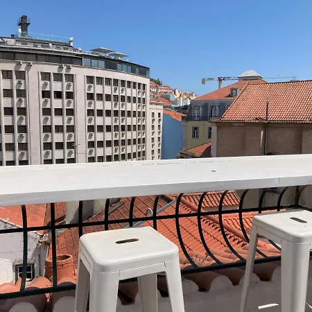 Fabulous T2 With Balcony In Rossio *
