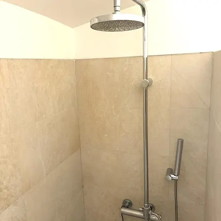 Fabulous T2 With Balcony In Rossio